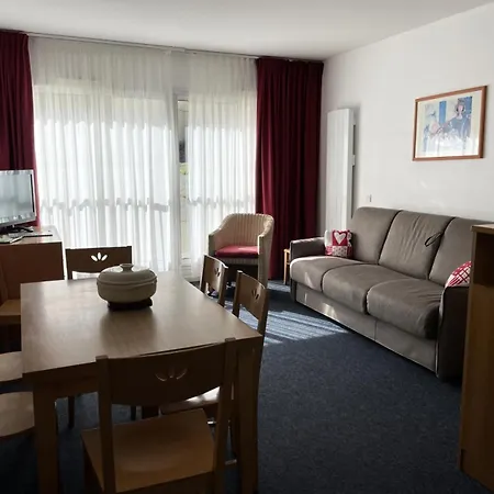 Appartement Le - Piscine 9 - Pour 6 Personnes Mae-8844